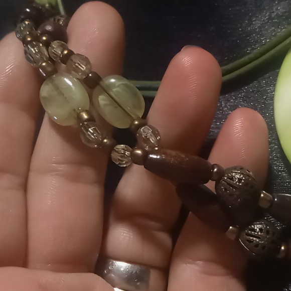 2 necklaces layered collar mother of pearl pendant 18 in long & beaded 24 in. - Picture 5 of 9